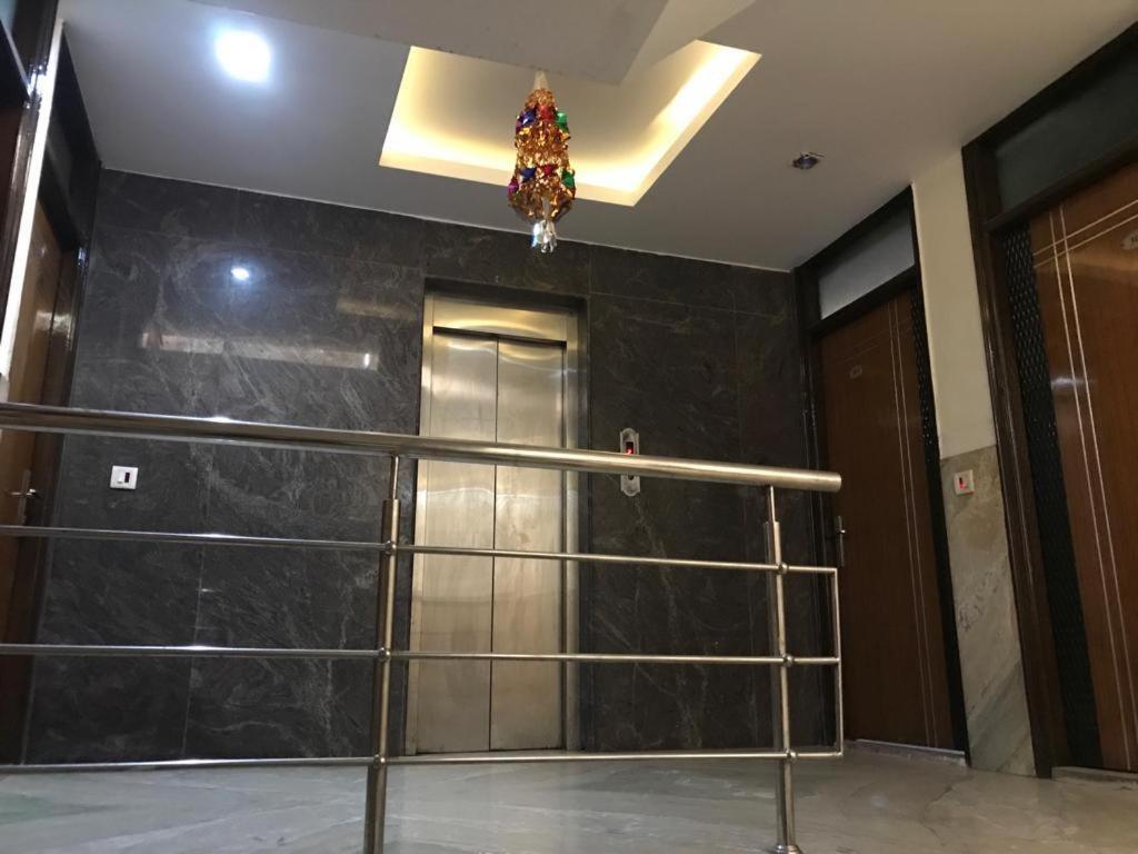 Adb Rooms Udhav Palace 뉴델리 외부 사진